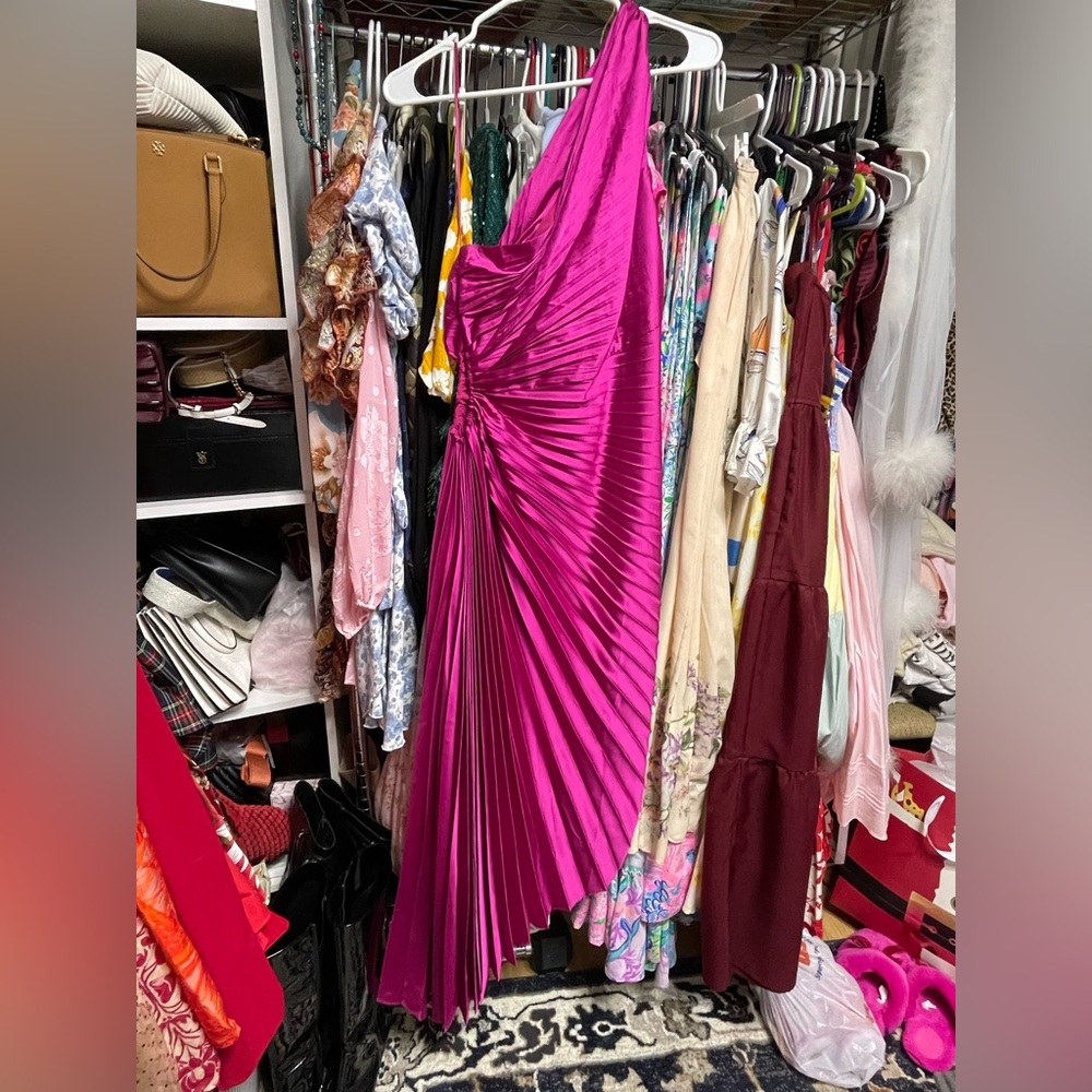 Vici Fuchsia One-Shoulder Dress